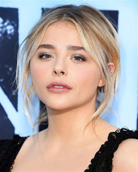 chloe grace moretz eyes|chloe moretz eye color.